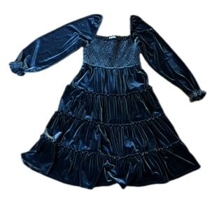 Crown & Ivy Kids Black Velvet Smocked Tiered Dress, Size M, Like New